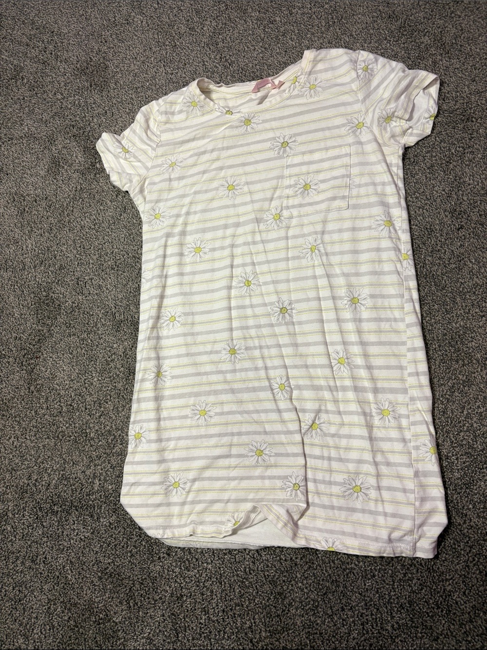 La Vie En Rose White Nightgown with Yellow Daisy Stripe Print